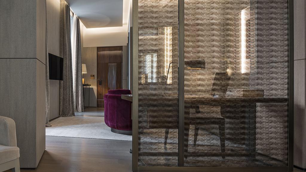 Fendi Private Suites - Small Luxury Hotels Of The World Rome Exterior photo